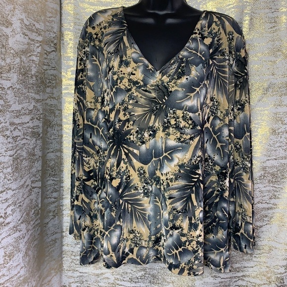 Carol Rose oversized long sleeve printed leaf blouse size 3X - Picture 2 of 11